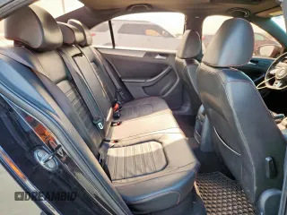 2014 Volkswagen Jetta GLI Edition 30 z VIN 3VW4S7AJ1EM390796, wystawiony jako Copart lot #61292085 z przebiegiem 138 224 mil mil oraz Czysty tytuł • Clean title. Historia ofert i sprzedaży dostępna na DreamBid. Obrazek 10.