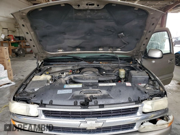 2001 Chevrolet Suburban LS with VIN 3GNEC16T01G210929, listed as a Copart auction lot 72276304 with 317,653 mi miles and Salvage Title. Bid and sale history available at carsss.com. Image 12.