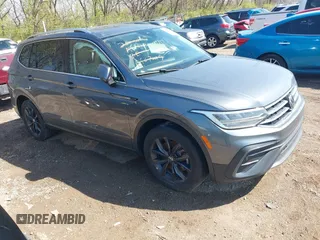 2022 Volkswagen Tiguan SE z VIN 3VV2B7AX1NM018729, wystawiony jako IAAI lot #41986810 z przebiegiem 37 528 mil mil oraz . Historia ofert i sprzedaży dostępna na DreamBid. Obrazek 1.