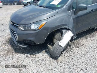 2020 Chevrolet Trax LT with VIN 3GNCJLSB8LL138202, listed as a IAAI auction lot 42431306 with 12,285 mi miles and . Bid and sale history available at DreamBid. Image 6.