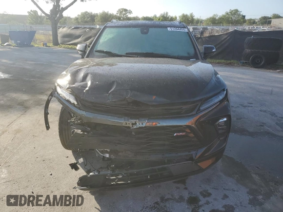 2023 Chevrolet Blazer RS z VIN 3GNKBERS3PS190889, wystawiony jako Copart lot #51268455 z przebiegiem 27 921 mil mil oraz Nie do naprawy • Non repairable. Historia ofert i sprzedaży dostępna na DreamBid. Obrazek 5.