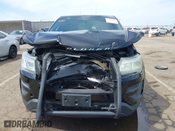 2016 Ford Police Interceptor Utility z VIN 1FM5K8AR8GGB36191, wystawiony jako IAAI lot #42046563 z przebiegiem 102 912 mil mil oraz . Historia ofert i sprzedaży dostępna na DreamBid. Obrazek 12.