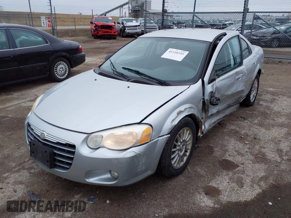 2004 Chrysler Sebring Touring z VIN 1C3EL56R74N392214, wystawiony jako IAAI lot #41510245 z przebiegiem 159 751 mil mil oraz . Historia ofert i sprzedaży dostępna na DreamBid. Obrazek 17.