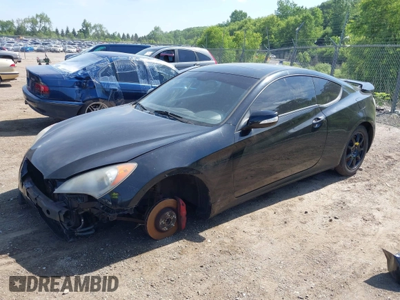 2010 Hyundai Genesis Coupe Grand Touring z VIN KMHHU6KH0AU013012, wystawiony jako IAAI lot #42587522 z przebiegiem 141 691 mil mil oraz . Historia ofert i sprzedaży dostępna na DreamBid. Obrazek 2.