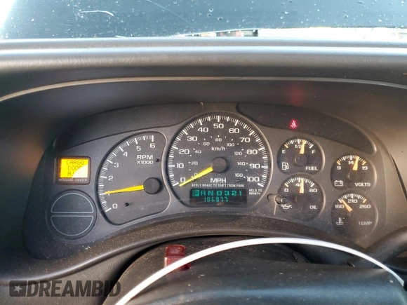 2001 Chevrolet Suburban LS z VIN 3GNFK16T91G221421, wystawiony jako Copart lot #87094634 z przebiegiem 186 977 mil mil oraz Szkoda całkowita • Salvage title. Historia ofert i sprzedaży dostępna na DreamBid. Obrazek 9.