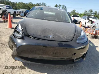 2022 Tesla Model 3 z VIN 5YJ3E1EA8NF147598, wystawiony jako Copart lot #53286125 z przebiegiem Nie podano mil oraz Szkoda całkowita • Salvage title. Historia ofert i sprzedaży dostępna na DreamBid. Obrazek 5.