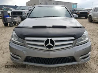 2012 Mercedes-Benz C 300 Sport z VIN WDDGF8BB9CA632381, wystawiony jako Copart lot #63055425 z przebiegiem 194 054 mil mil oraz Czysty tytuł • Clean title. Historia ofert i sprzedaży dostępna na DreamBid. Obrazek 5.