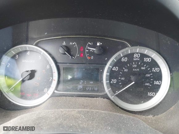 2014 Nissan Sentra SR with VIN 3N1AB7AP5EY288018, listed as a IAAI auction lot 41425911 with 123,178 mi miles. Bid and sale history available at carsss.com. Image 7.