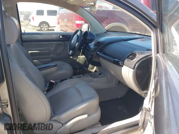 2006 Volkswagen Beetle с VIN 3VWPW31C96M411004, выставлен на аукционе IAAI как лот 42551011 с пробегом 95 514 миль миль и . История ставок и продаж доступна на DreamBid. Изображение 5.