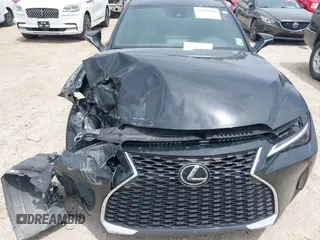 2021 Lexus IS 300 z VIN JTHAA1D24M5114934, wystawiony jako IAAI lot #42133400 z przebiegiem 37 396 mil mil oraz . Historia ofert i sprzedaży dostępna na DreamBid. Obrazek 12.