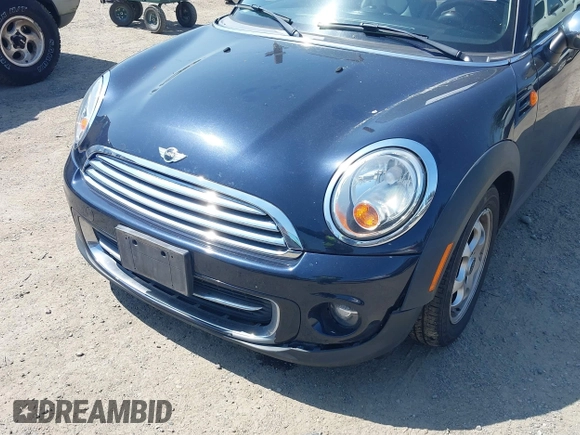 2013 MINI Cooper Hardtop with VIN WMWSU3C56DT679117, listed as a IAAI auction lot 42105896 with 75,523 mi miles. Bid and sale history available at carsss.com. Image 6.