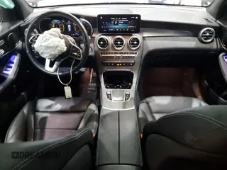 2022 Mercedes-Benz GLC 300 z VIN W1N0G8EB2NG119373, wystawiony jako Copart lot #57245685 z przebiegiem 34 870 mil mil oraz Szkoda całkowita • Salvage title. Historia ofert i sprzedaży dostępna na DreamBid. Obrazek 8.