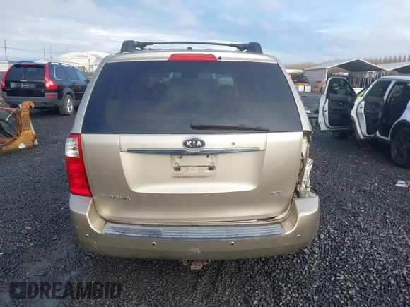 2007 Kia Sedona EX with VIN KNDMB233676121720, listed as a IAAI auction lot 41606082 with 200,736 mi miles. Bid and sale history available at carsss.com. Image 17.