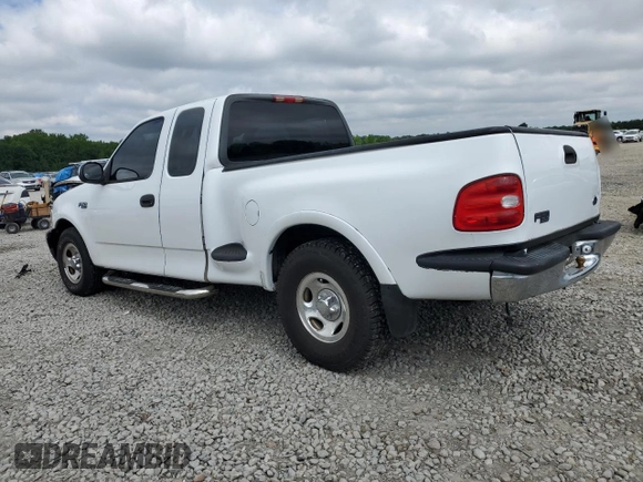 2003 Ford F-150 XL z VIN 1FTRX17283NA47526, wystawiony jako Copart lot #56548415 z przebiegiem 113 287 mil mil oraz Szkoda całkowita • Salvage title. Historia ofert i sprzedaży dostępna na DreamBid. Obrazek 2.
