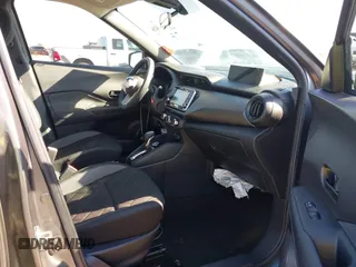 2020 Nissan Kicks S with VIN 3N1CP5BV5LL550531, listed as a IAAI auction lot 41388875 with 23,865 mi miles. Bid and sale history available at carsss.com. Image 5.