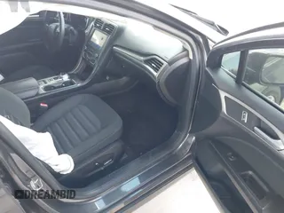 2019 Ford Fusion SE with VIN 3FA6P0HDXKR162353, listed as a IAAI auction lot 41970142 with 90,411 mi miles. Bid and sale history available at carsss.com. Image 5.