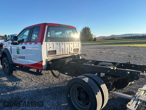 2018 Ford F-450 with VIN 1FD0X4GT2JEC54764, listed as a Copart auction lot 82886554 with 417,934 mi miles and Clean title. Bid and sale history available at DreamBid. Image 3.