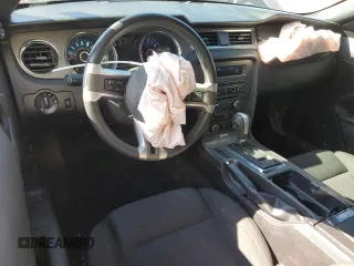 2014 Ford Mustang V6 z VIN 1ZVBP8AM5E5277478, wystawiony jako Copart lot #49688705 z przebiegiem 126 175 mil mil oraz Nie do naprawy • Non repairable. Historia ofert i sprzedaży dostępna na DreamBid. Obrazek 8.