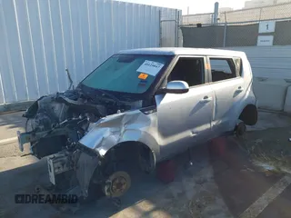 2014 Kia Soul with VIN KNDJN2A23E7723499, listed as a IAAI auction lot 40125847 with 1 mi miles. Bid and sale history available at carsss.com. Image 2.
