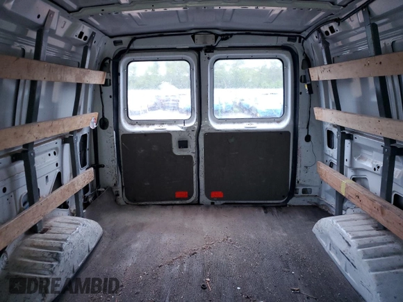 2013 Ford Econoline Cargo Commercial z VIN 1FTNE2EW3DDA46372, wystawiony jako Copart lot #56688045 z przebiegiem 169 285 mil mil oraz Czysty tytuł • Clean title. Historia ofert i sprzedaży dostępna na DreamBid. Obrazek 11.