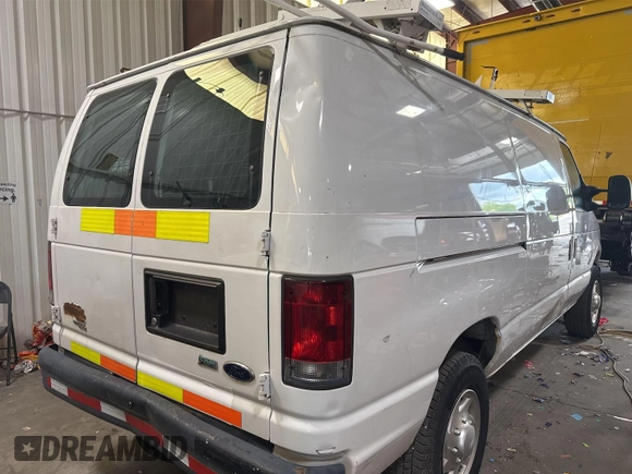 2012 Ford Econoline Cargo Recreational z VIN 1FTNE2EW6CDA56487, wystawiony jako IAAI lot #42851407 z przebiegiem 175 505 mil mil oraz . Historia ofert i sprzedaży dostępna na DreamBid. Obrazek 5.