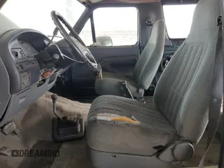 1992 Ford Bronco XL с VIN 1FMEU15N2NLB01501, выставлен на аукционе Copart как лот 50150135 с пробегом Не указан миль и Чистый • Clean title. История ставок и продаж доступна на DreamBid. Изображение 7.