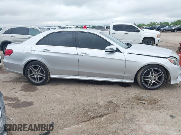 2016 Mercedes-Benz E 350 Luxury z VIN WDDHF8JB5GB217208, wystawiony jako IAAI lot #42200673 z przebiegiem 132 802 mil mil oraz . Historia ofert i sprzedaży dostępna na DreamBid. Obrazek 13.