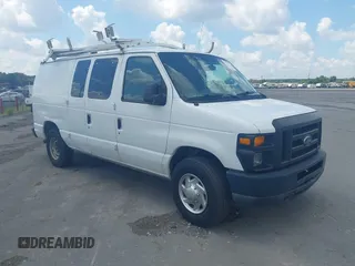 2008 Ford Econoline Cargo Commercial с VIN 1FTNE24L88DA83382, выставлен на аукционе IAAI как лот 42512886 с пробегом 165 536 миль миль и . История ставок и продаж доступна на DreamBid. Изображение 1.