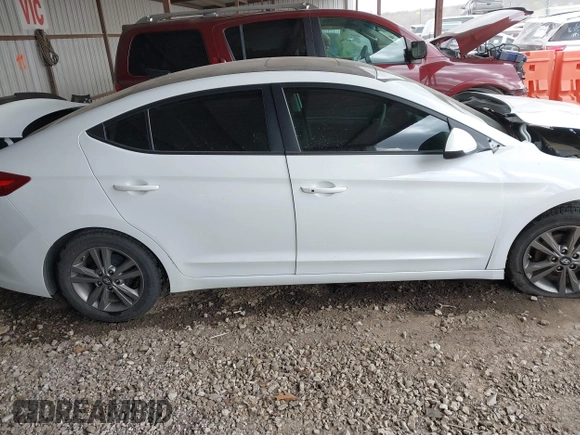 2017 Hyundai Elantra SE z VIN 5NPD84LF7HH181890, wystawiony jako IAAI lot #41823659 z przebiegiem 64 787 mil mil oraz . Historia ofert i sprzedaży dostępna na DreamBid. Obrazek 13.