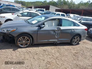 2018 Hyundai Sonata Limited with VIN 5NPE34AF9JH657259, listed as a IAAI auction lot 41601617 with 118,666 mi miles and . Bid and sale history available at DreamBid. Image 14.