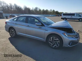 2024 Volkswagen Jetta SEL z VIN 3VWGM7BU9RM015373, wystawiony jako Copart lot #50797665 z przebiegiem 11 917 mil mil oraz Szkoda całkowita • Salvage title. Historia ofert i sprzedaży dostępna na DreamBid. Obrazek 4.