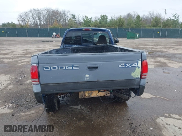 2001 Dodge Dakota Sport with VIN 1B7GG22N81S220121, listed as a IAAI auction lot 41907923 with Not Provided miles and . Bid and sale history available at carsss.com. Image 16.