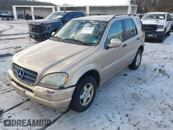 2001 Mercedes-Benz M 320/430/500 with VIN 4JGAB54E91A271230, listed as a IAAI auction lot 41519970 with 229,773 mi miles and . Bid and sale history available at DreamBid. Image 2.