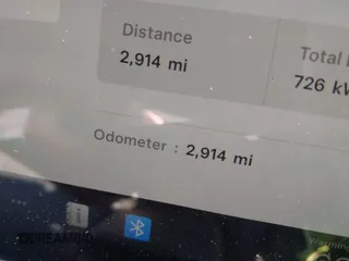 2025 Tesla Model 3 Long Range z VIN 5YJ3E1EA1SF877574, wystawiony jako IAAI lot #41891632 z przebiegiem 2 914 mil mil oraz . Historia ofert i sprzedaży dostępna na DreamBid. Obrazek 14.