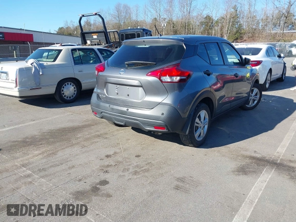 2020 Nissan Kicks S z VIN 3N1CP5BV7LL557951, wystawiony jako IAAI lot #41859008 z przebiegiem 46 566 mil mil oraz . Historia ofert i sprzedaży dostępna na DreamBid. Obrazek 4.