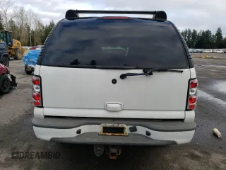2004 Chevrolet Suburban Z71 with VIN 3GNFK16ZX4G186588, listed as a Copart auction lot 45890635 with 240,898 mi miles and Clean Title. Bid and sale history available at carsss.com. Image 6.