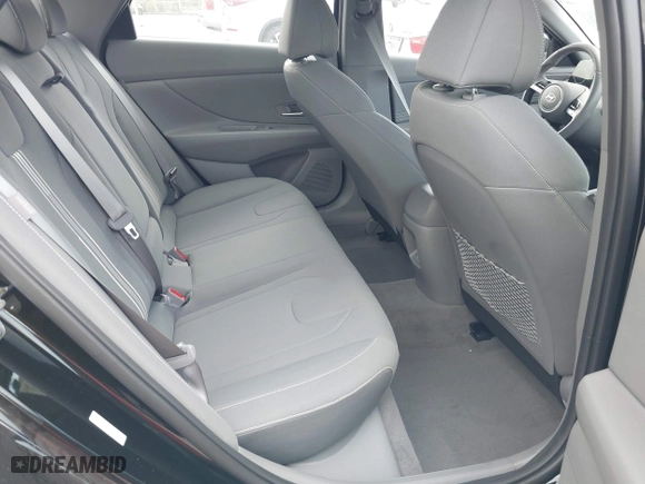 2025 Hyundai Elantra SEL Convenience with VIN KMHLS4DG5SU944082, listed as a IAAI auction lot 41711610 with 2,695 mi miles. Bid and sale history available at carsss.com. Image 8.