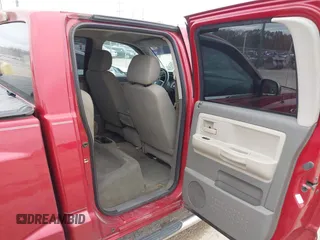 2006 Dodge Dakota SLT with VIN 1D7HE48K26S511004, listed as a IAAI auction lot 41344188 with 208,273 mi miles and . Bid and sale history available at DreamBid. Image 8.