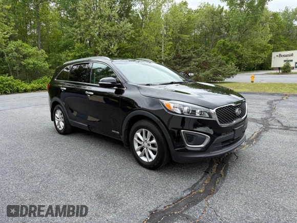 2016 Kia Sorento LX z VIN 5XYPGDA5XGG093643, wystawiony jako Copart lot #58532255 z przebiegiem 185 257 mil mil oraz Czysty tytuł • Clean title. Historia ofert i sprzedaży dostępna na DreamBid. Obrazek 1.