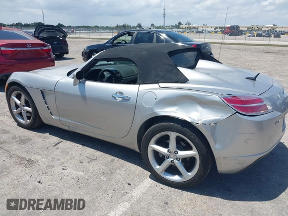 2008 Saturn Sky z VIN 1G8MC35BX8Y128872, wystawiony jako IAAI lot #42152153 z przebiegiem 62 022 mil mil oraz . Historia ofert i sprzedaży dostępna na DreamBid. Obrazek 3.
