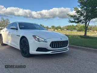 2017 Maserati Quattroporte z VIN ZAM56RRL7H1238337, wystawiony jako Copart lot #54797015 z przebiegiem 61 364 mil mil oraz Szkoda całkowita • Salvage title. Historia ofert i sprzedaży dostępna na DreamBid. Obrazek 1.