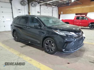 2021 Toyota Sienna XSE with VIN 5TDDRKEC5MS029633, listed as a Copart auction lot 54865605 with 320,217 mi miles and Salvage title. Bid and sale history available at DreamBid. Image 4.