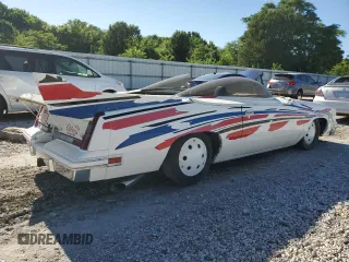 1983 Oldsmobile Cutlass Supreme z VIN 1G3AR47A2DM503155, wystawiony jako Copart lot #85253274 z przebiegiem Nie podano mil oraz Szkoda całkowita • Salvage title. Historia ofert i sprzedaży dostępna na DreamBid. Obrazek 3.