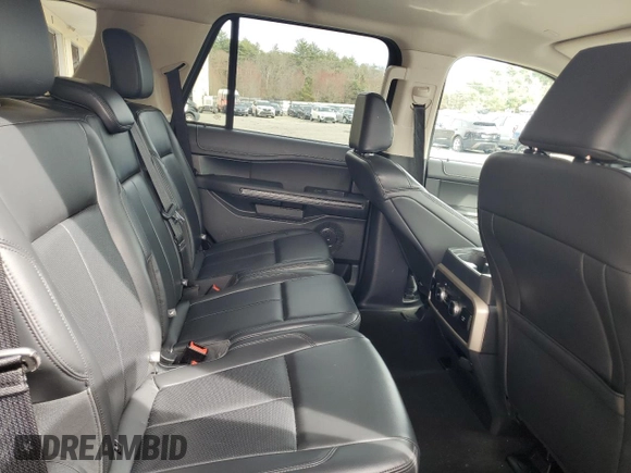 2024 Ford Expedition XLT with VIN 1FMJU1J85REA31775, listed as a Copart auction lot 52078405 with 35,854 mi miles and Clean Title. Bid and sale history available at carsss.com. Image 11.