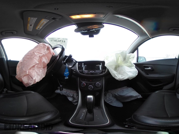 2019 Chevrolet Trax LT with VIN KL7CJLSB0KB753820, listed as a IAAI auction lot 41562873 with 65,028 mi miles and . Bid and sale history available at carsss.com. Image 18.