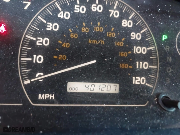 2006 Toyota Sequoia Limited with VIN 5TDBT48AX6S263316, listed as a IAAI auction lot 41559979 with 401,207 mi miles. Bid and sale history available at carsss.com. Image 15.