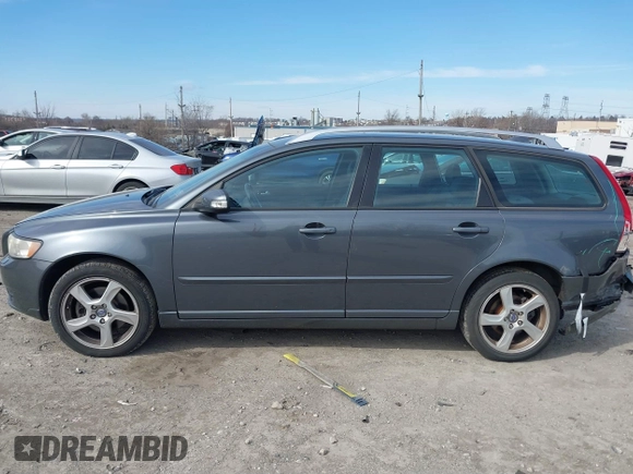 2008 Volvo V50 R-Design с VIN YV1MJ672X82396439, выставлен на аукционе IAAI как лот 41586200 с пробегом 110 267 миль миль и . История ставок и продаж доступна на DreamBid. Изображение 14.