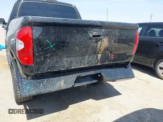 2015 Toyota Tundra SR5 z VIN 5TFEM5F13FX091191, wystawiony jako IAAI lot #41887843 z przebiegiem 91 588 mil mil oraz . Historia ofert i sprzedaży dostępna na DreamBid. Obrazek 6.
