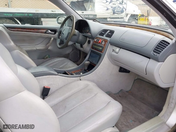 1998 Mercedes-Benz CLK-Class with VIN WDBLJ65G7WF030460, listed as a IAAI auction lot 41633288 with 327,848 mi miles. Bid and sale history available at carsss.com. Image 5.