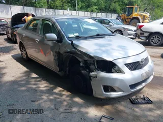 2010 Toyota Corolla z VIN 1NXBU4EE1AZ359176, wystawiony jako IAAI lot #42504808 z przebiegiem 171 527 mil mil oraz . Historia ofert i sprzedaży dostępna na DreamBid. Obrazek 1.